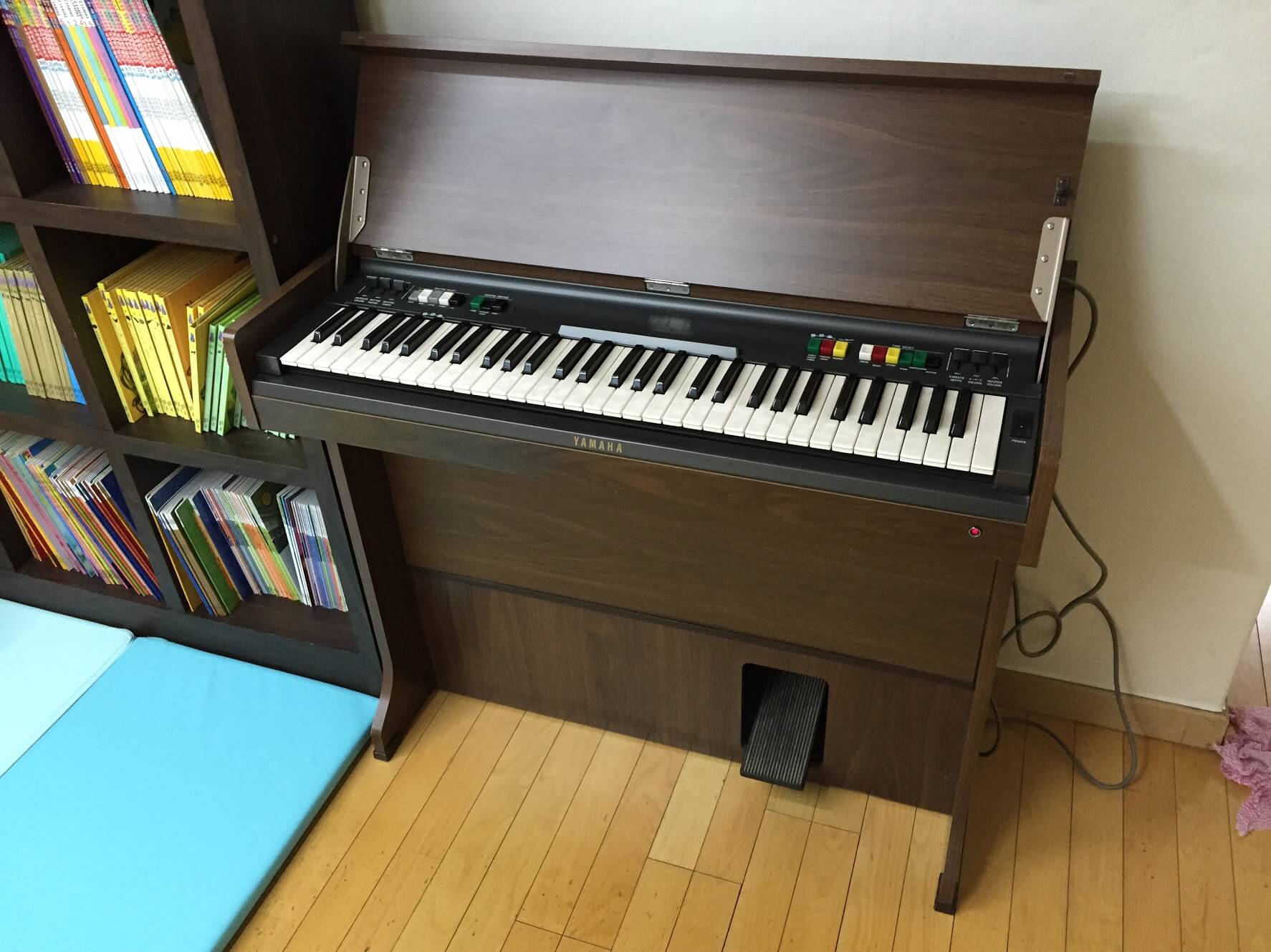 YAMAHA CN-70 Single Keyboard Organ